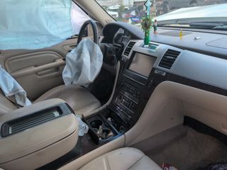 2012 Cadillac Escalade Premium - Interior Steering Wheel With Keys Image